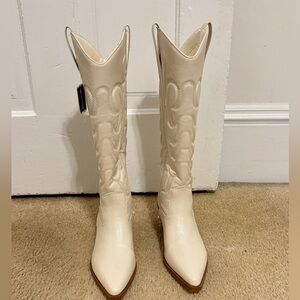 Cream Coconuts “Dixie” Western Cow Girl Boots